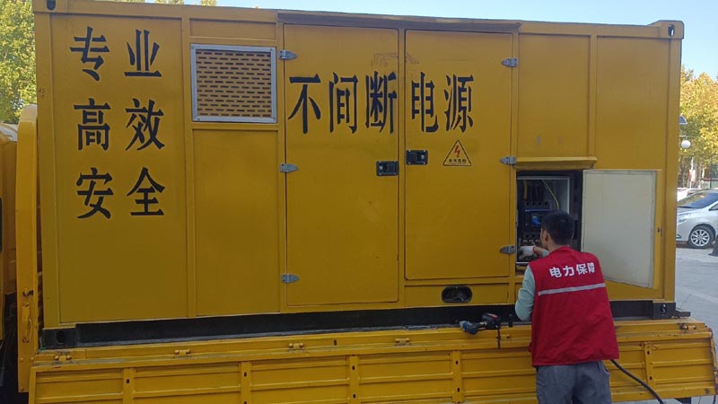 雷州柴油发电机组和UPS电源配合使用时，如何避免切换过程中的电力中断？